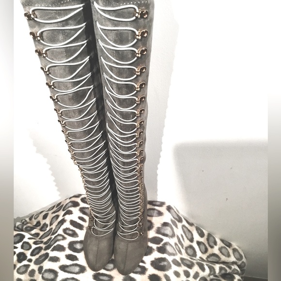 Journee Collection Womens Trill Stiletto Heel Dress Boots. Gently worn once! - Picture 3 of 5